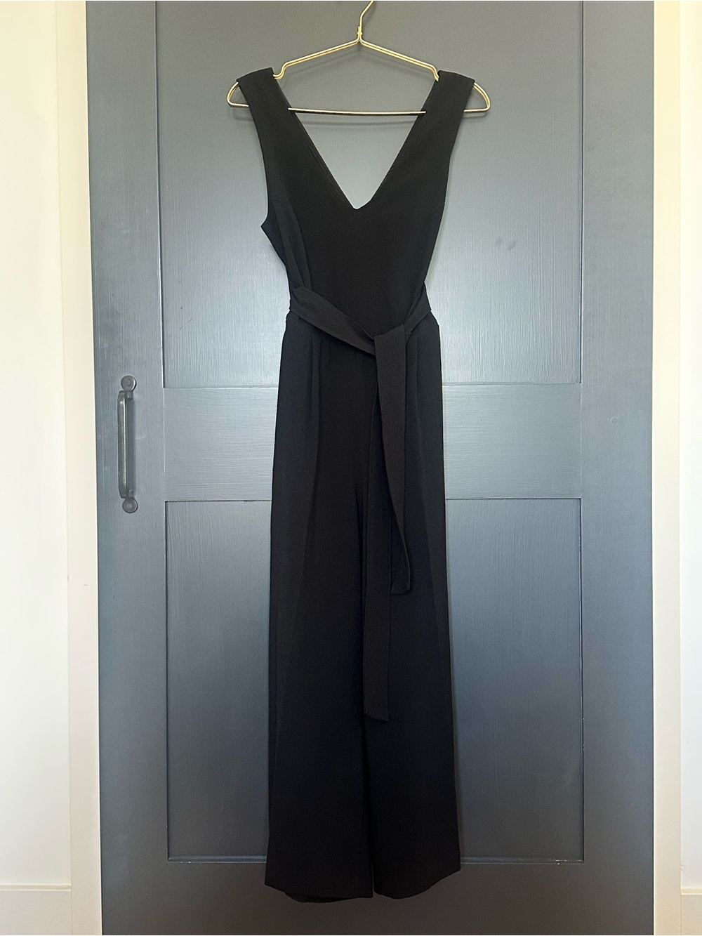 CLUB MONACO Black V-Neck & V-back Wraparound Belted Jumpsuit / size 4